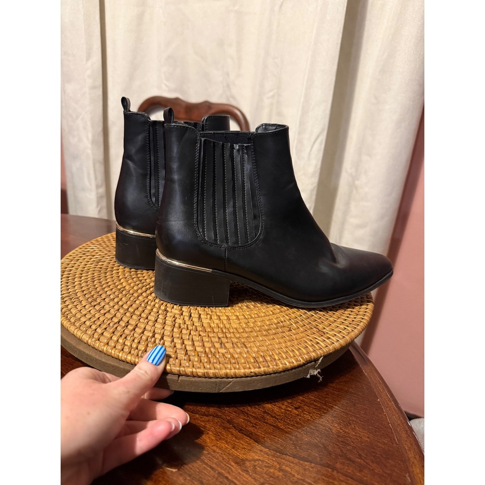 JustFab Jacki Black Ankle Boots Pointed Toe Block Heel Gold Trim Size 10 - Picture 6 of 9